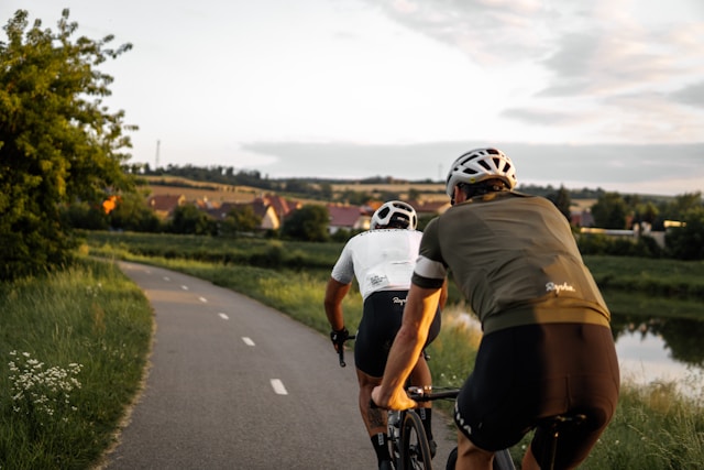 Living With Chronic Knee Pain? Non-Surgical Options for Lasting Relief